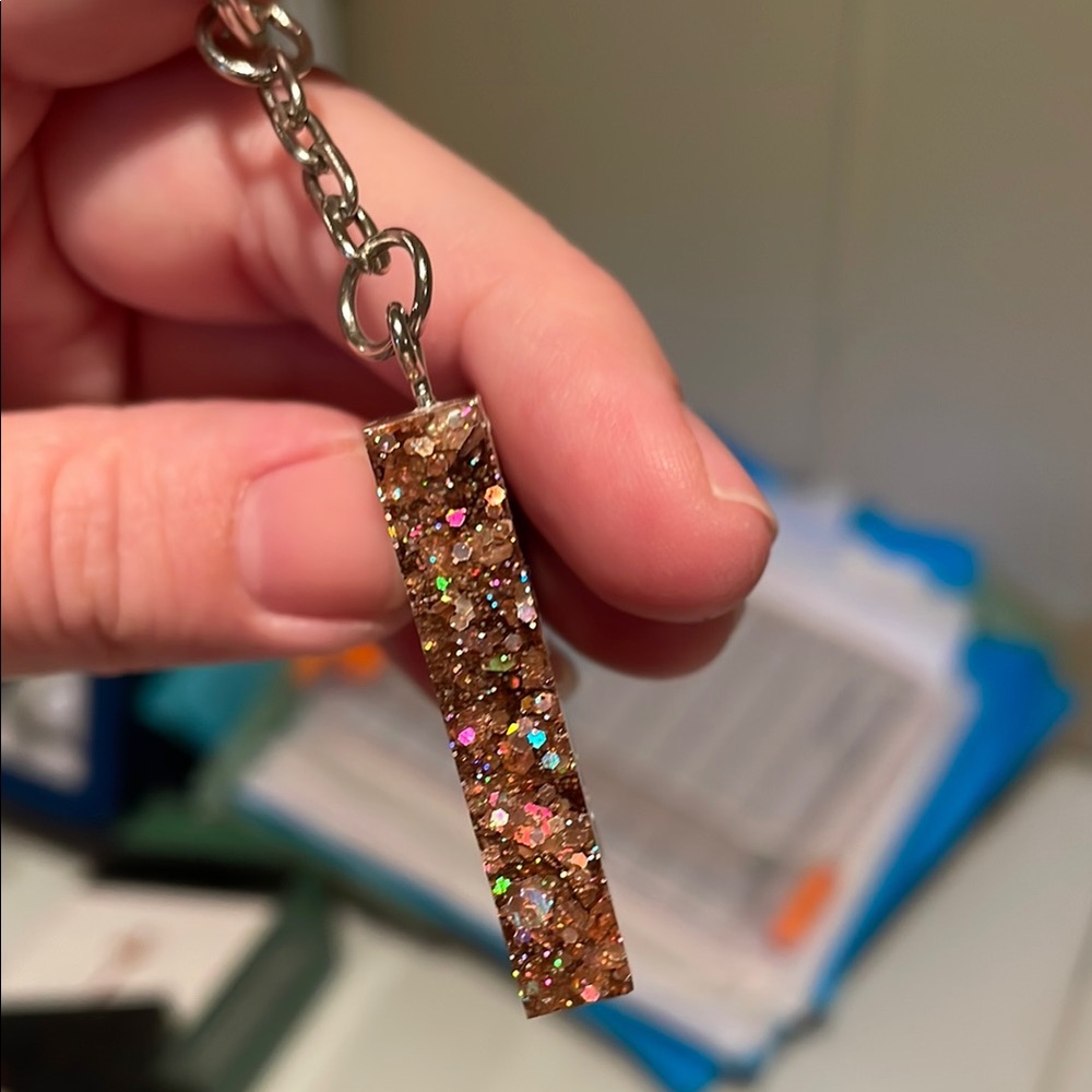 Glittery Gold Keychain Accessory R - Picture 7 of 9